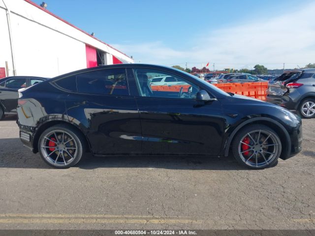 7SAYGDEF0PF925881 Tesla Model Y Performance Dual Motor All-wheel Drive
