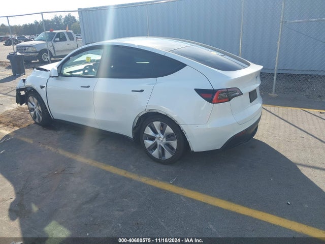 2021 TESLA MODEL Y 5YJYGDEE1MF106202 Photo 2
