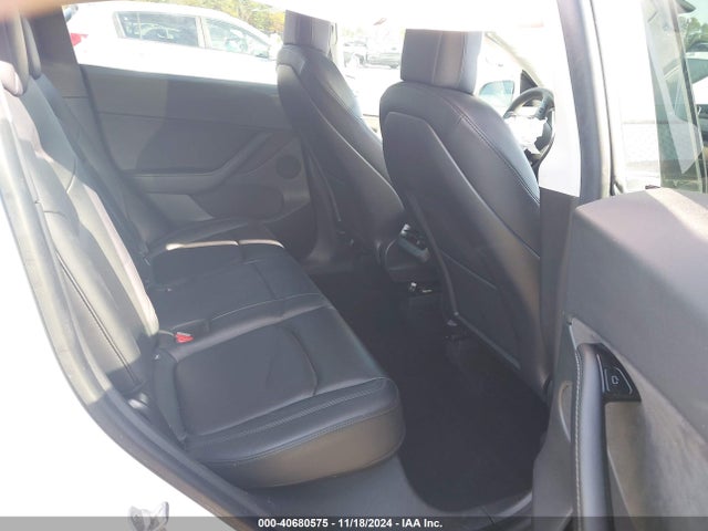 2021 TESLA MODEL Y 5YJYGDEE1MF106202 Photo 7