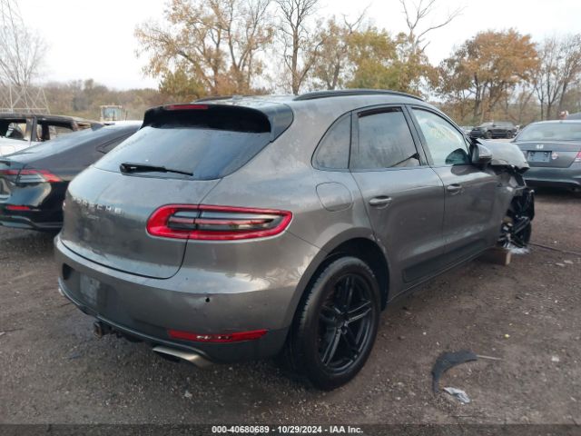 2017 PORSCHE MACAN WP1AA2A53HLB08984 Photo 3