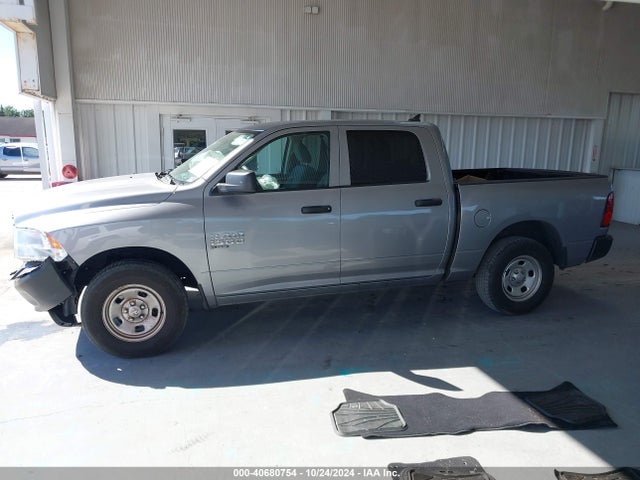 1C6RR6KG4LS150946 RAM 1500 Classic Tradesman  4x2 5'7 Box