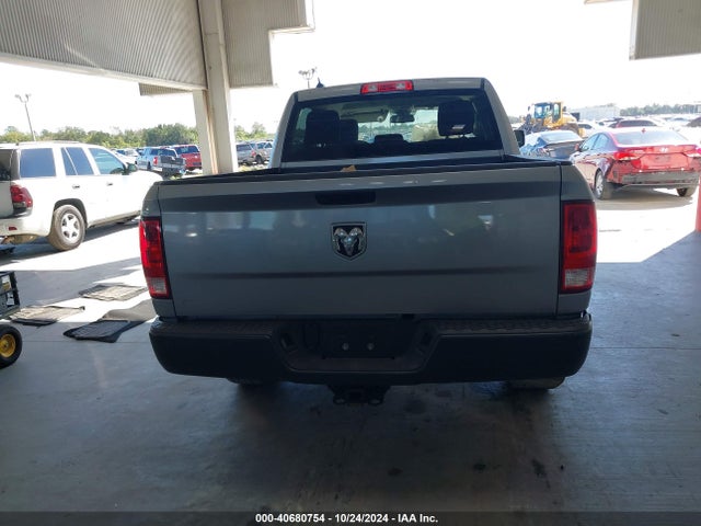 1C6RR6KG4LS150946 RAM 1500 Classic Tradesman  4x2 5'7 Box