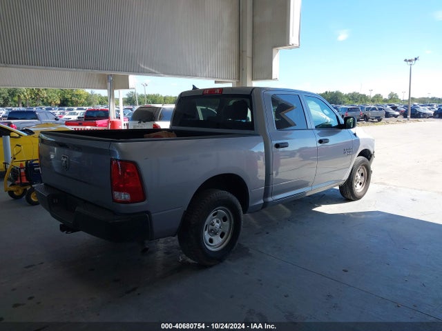 1C6RR6KG4LS150946 RAM 1500 Classic Tradesman  4x2 5'7 Box