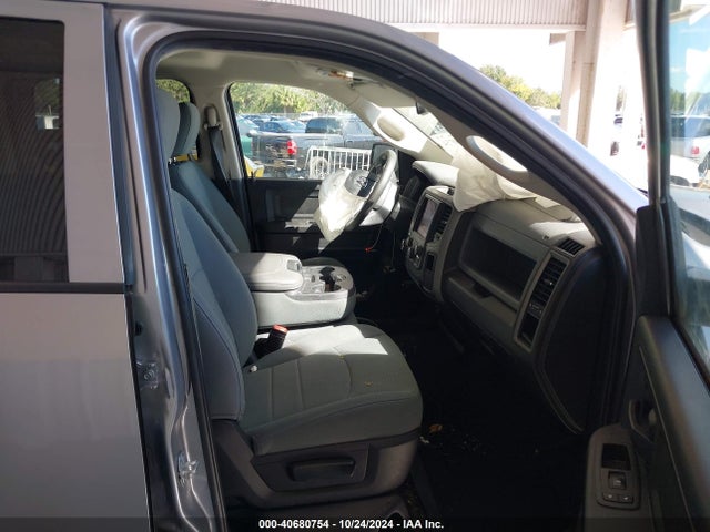 1C6RR6KG4LS150946 RAM 1500 Classic Tradesman  4x2 5'7 Box