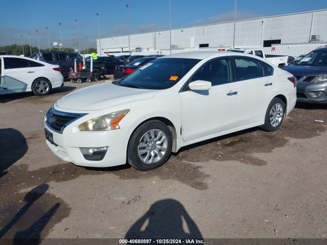 Nissan Altima 2.5 S 2015 1N4AL3APXFN363626 Image 2