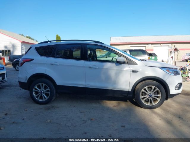 1FMCU9HD9JUB92795 Ford ESCAPE SEL