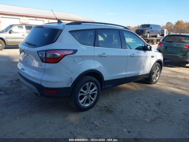 1FMCU9HD9JUB92795 Ford ESCAPE SEL