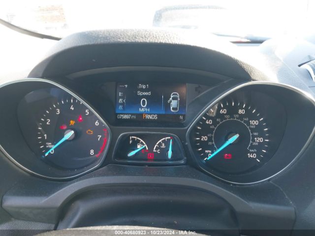 1FMCU9HD9JUB92795 Ford ESCAPE SEL