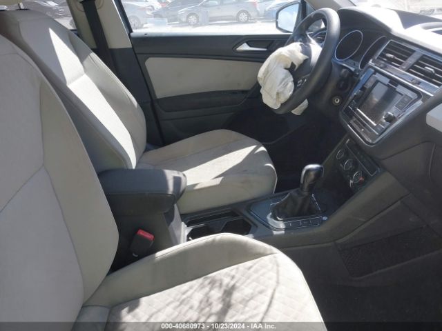 3VV1B7AX0KM056623 Volkswagen Tiguan 2.0t S