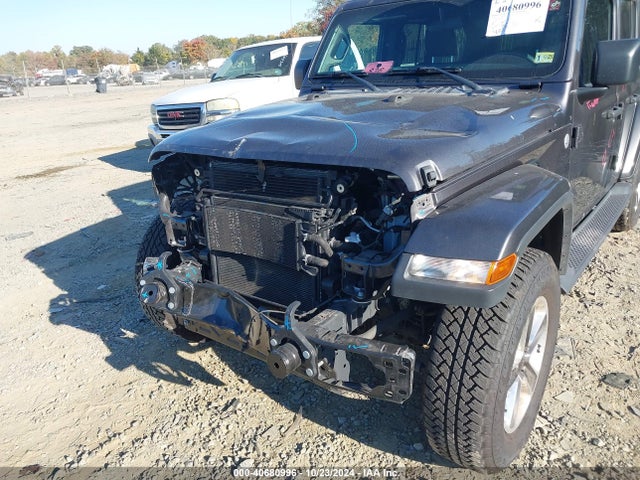 1C4HJXEN6JW320337 Jeep Wrangler Unlimited Sahara 4x4