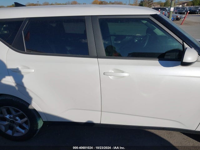 KIA SOUL S 2021 KNDJ23AU8M7789884 Image 13