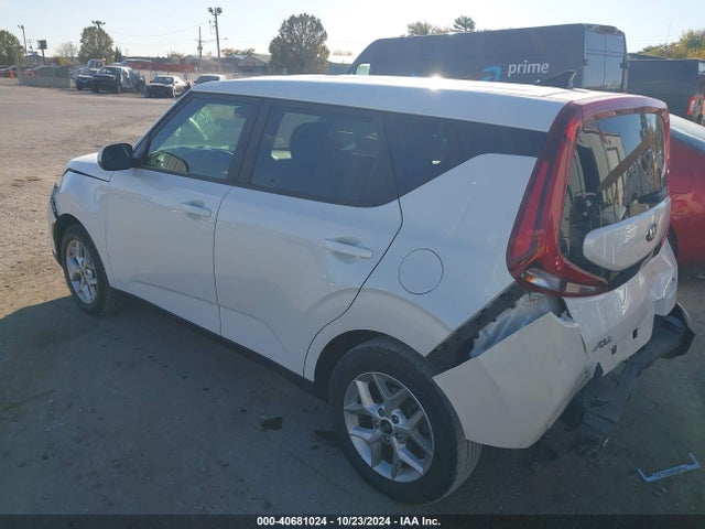 KIA SOUL S 2021 KNDJ23AU8M7789884 Image 3