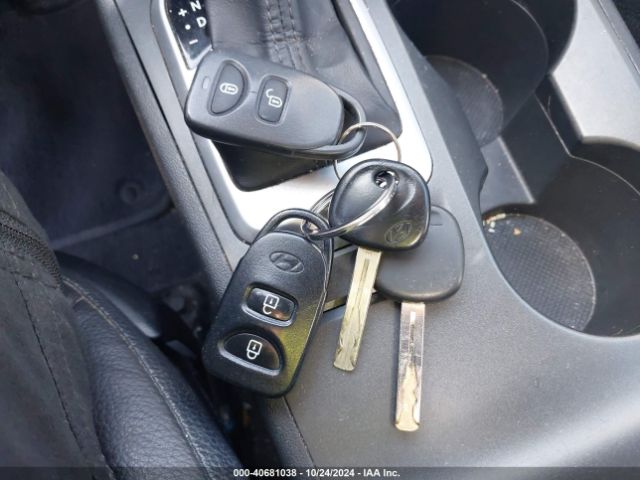 KM8JUCAG7EU848457 Hyundai TUCSON SE