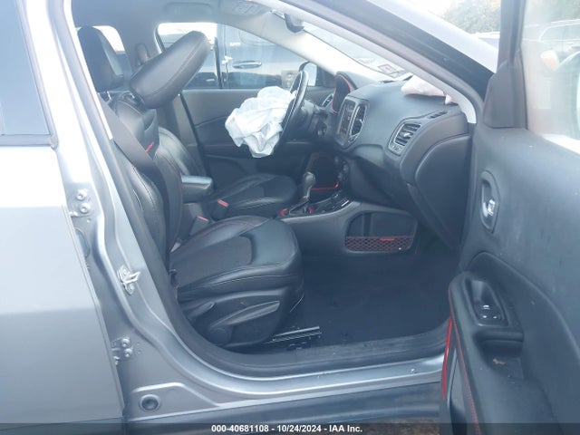 3C4NJDDB3KT671206 Jeep Compass Trailhawk 4x4