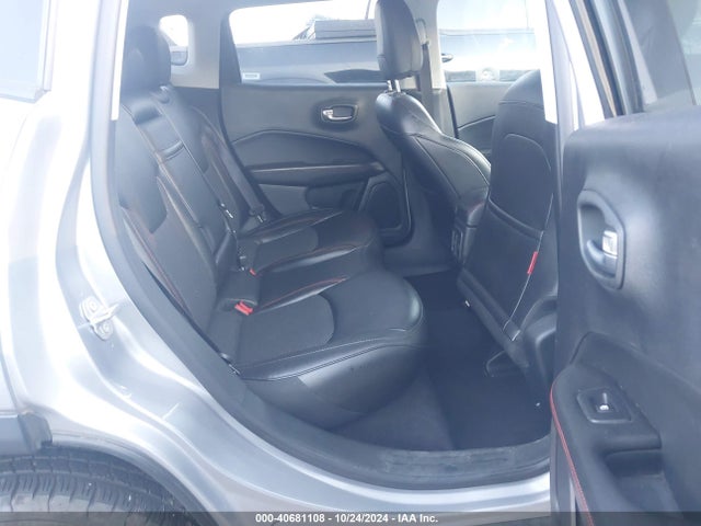 3C4NJDDB3KT671206 Jeep Compass Trailhawk 4x4