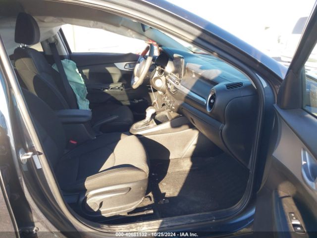 3KPF24AD8PE567099 KIA Forte Lxs