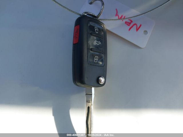 1VWAT7A35GC025107 Volkswagen Passat 1.8t S