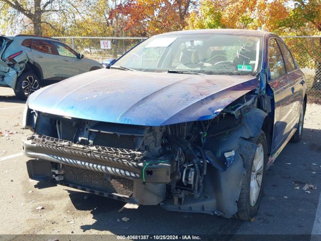 1VWAT7A35GC025107 Volkswagen Passat 1.8t S