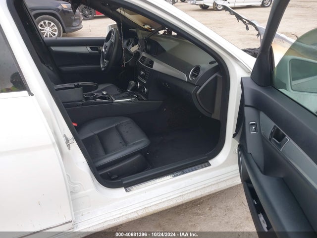 WDDGF4HB9EA958023 Mercedes-Benz C 250 Luxury/sport