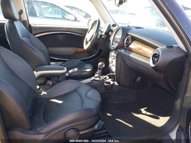 2008 MINI COOPER S CLUBMAN WMWMM33578TP89060 Photo 4