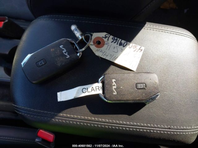 KNDERCAA3N7262811 KIA SELTOS EX