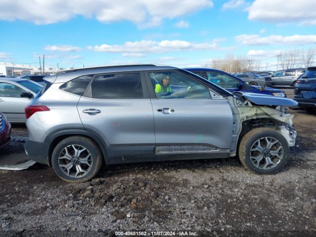 KNDERCAA3N7262811 KIA SELTOS EX