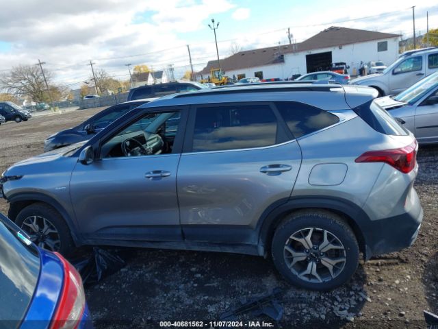 KNDERCAA3N7262811 KIA SELTOS EX