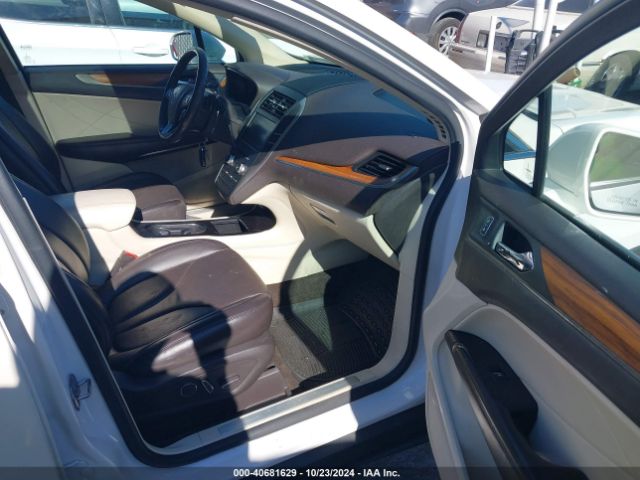 5LMCJ1A92FUJ21975 Lincoln MKC