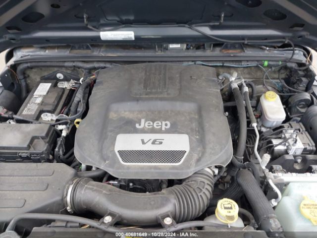 1C4BJWDG0HL746930 Jeep Wrangler Unlimited Sport 4x4