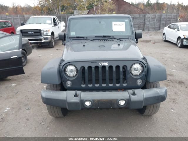 1C4BJWDG0HL746930 Jeep Wrangler Unlimited Sport 4x4