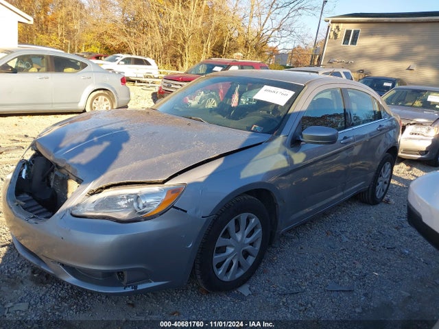 Chrysler 200 LX 2014 1C3CCBAB1EN209407 Image 2