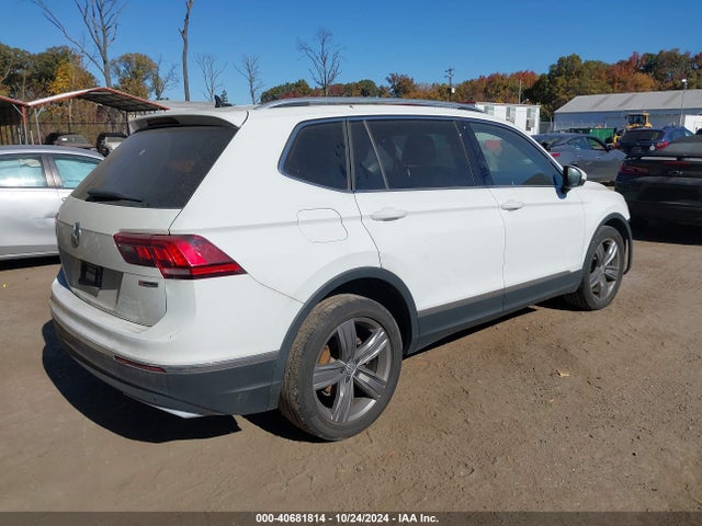 3VV2B7AX2MM121902 Volkswagen Tiguan 2.0t Se/2.0t Se R-line Black/2.0t Sel
