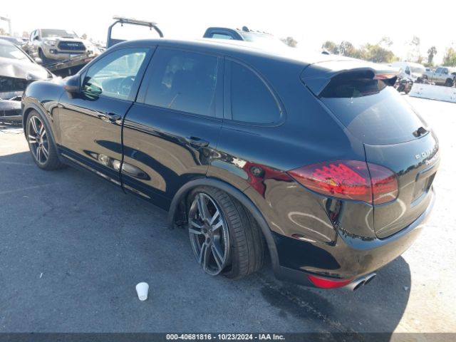 2013 PORSCHE CAYENNE WP1AC2A21DLA91368 Photo 2