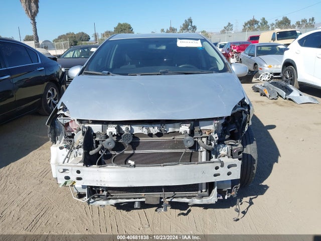 Toyota Prius Two 2015 JTDKN3DU9F0462946 Image 13