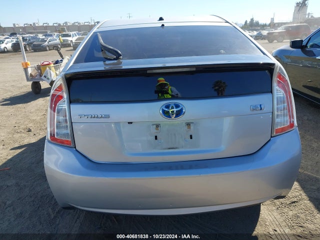 Toyota Prius Two 2015 JTDKN3DU9F0462946 Image 17