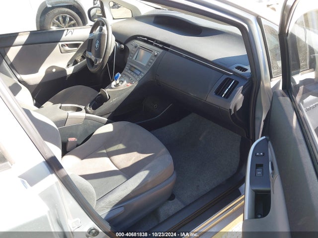 Toyota Prius Two 2015 JTDKN3DU9F0462946 Image 5