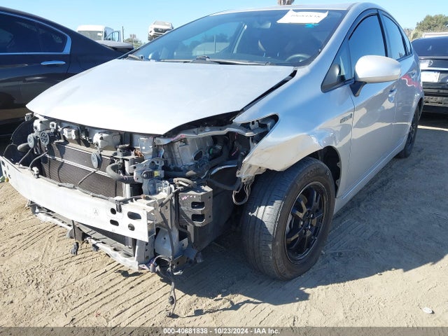 Toyota Prius Two 2015 JTDKN3DU9F0462946 Image 6