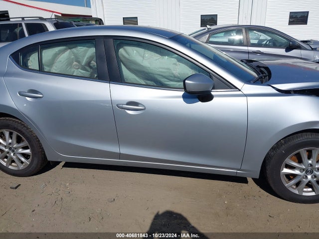 Mazda Mazda3 Sport 2018 3MZBN1U75JM200679 Image 13