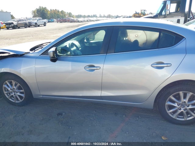 Mazda Mazda3 Sport 2018 3MZBN1U75JM200679 Image 14