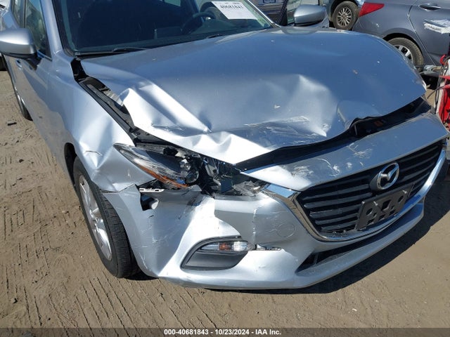 Mazda Mazda3 Sport 2018 3MZBN1U75JM200679 Image 6