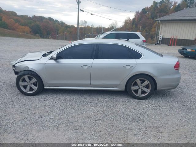 1VWAT7A3XEC056964 Volkswagen Passat 1.8t Wolfsburg Edition
