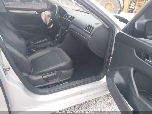 1VWAT7A3XEC056964 Volkswagen Passat 1.8t Wolfsburg Edition