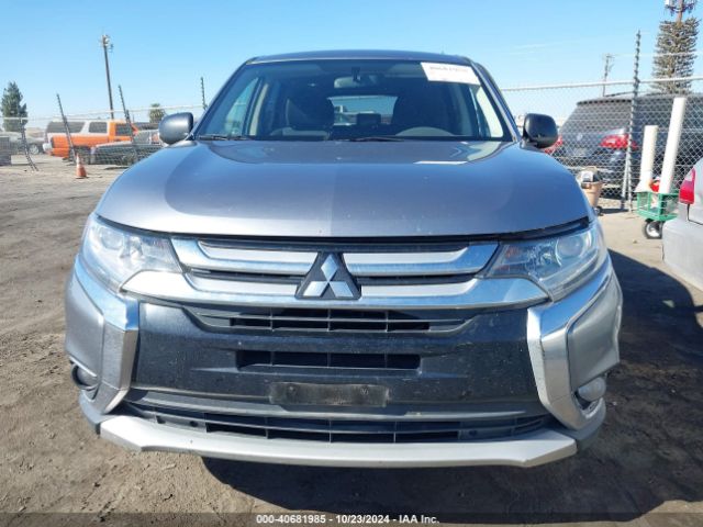 JA4AD2A38HZ001945 Mitsubishi Outlander Es