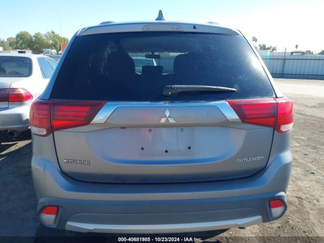 JA4AD2A38HZ001945 Mitsubishi Outlander Es