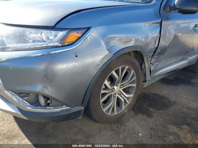 JA4AD2A38HZ001945 Mitsubishi Outlander Es