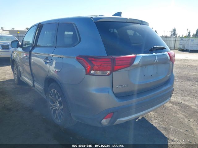 JA4AD2A38HZ001945 Mitsubishi Outlander Es