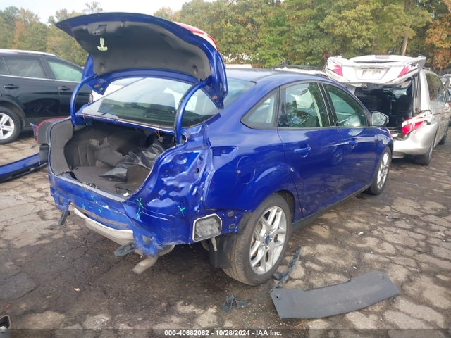 Ford FOCUS SE 2015 1FADP3F24FL343141 Image 4