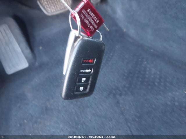 JTHBW1GG9F2088591 Lexus ES 300H
