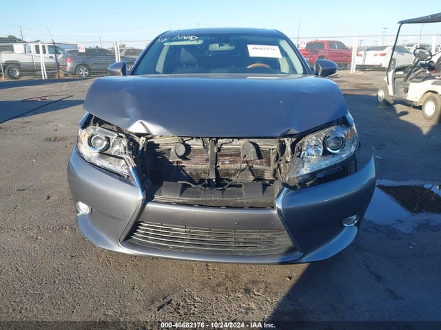 JTHBW1GG9F2088591 Lexus ES 300H