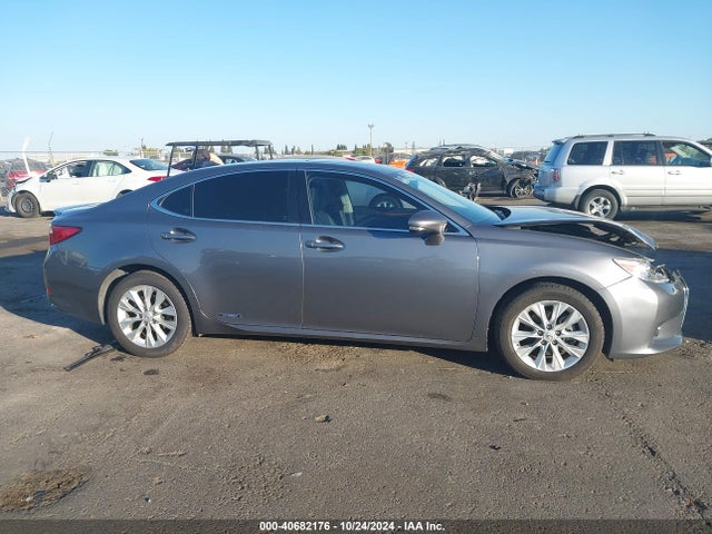 JTHBW1GG9F2088591 Lexus ES 300H